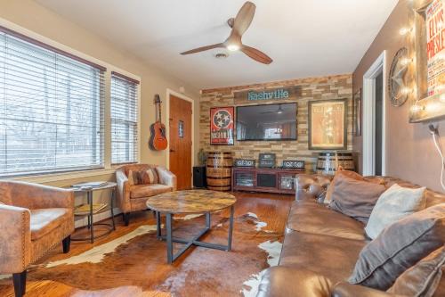 Elm Hill Acres Casa | The Musicians Cottage by Stay Local Nashville