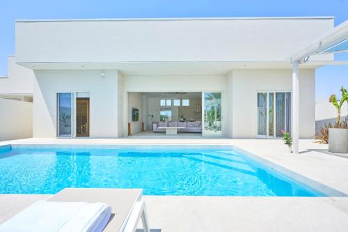 Ichinomiya Casa | THE NALU 愛犬と泊まれるvilla 温水プール サウナ BBQ ドッグラン 海まで徒歩5分 千葉 一宮 ザ ナルー