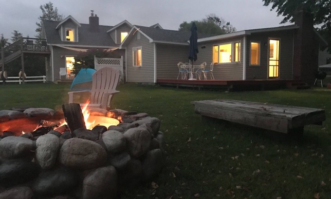 Lake Leelanau Cabaña | The Narrows Yacht Club Cottage