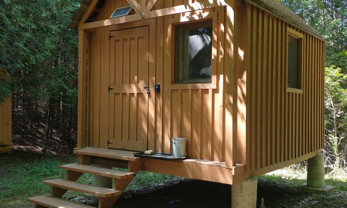 Central Frontenac Cabina | The Naturalist