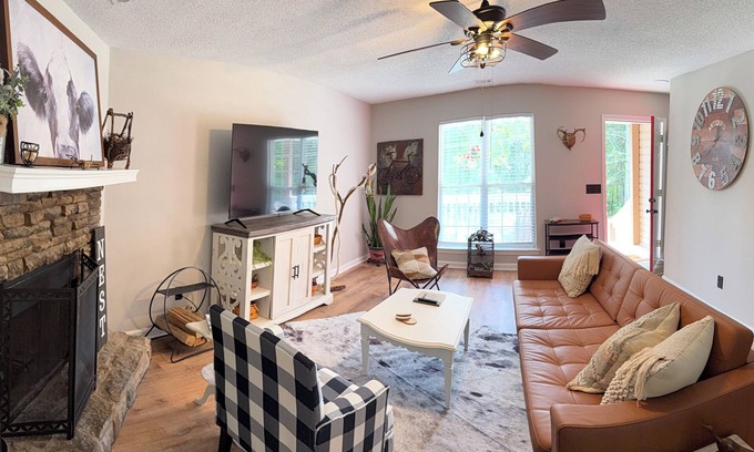Ranger Casa | The Nest in Ranger - A Cozy Private Getaway with a Huge Game Room!