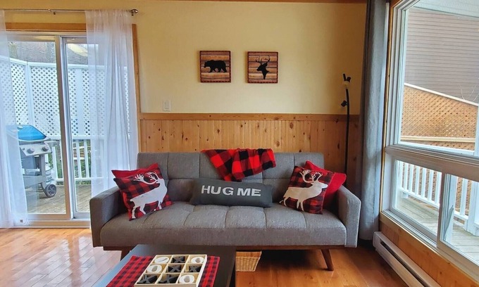 Val-des-Monts Chalet De Esquí | The Nest on Lac McGregor