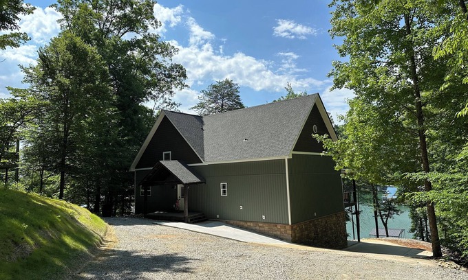 Big Creek Casa | The Nest.. With a Waterslide!