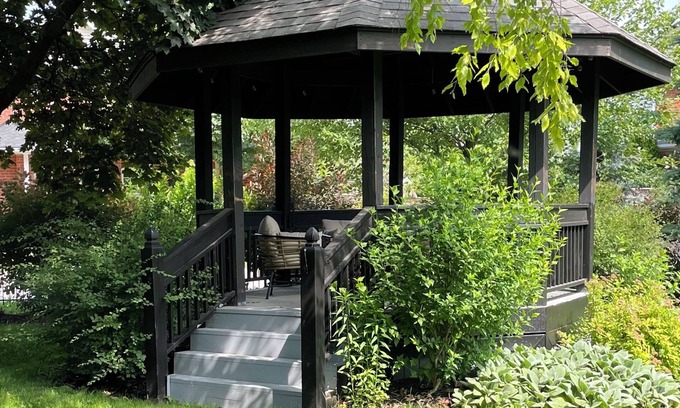 Burlington Casa | The Nestled Beauty !