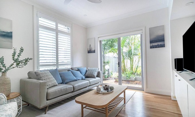 Newtown Casa | The Newtowner - Stylish Home in the heart of Newtown!