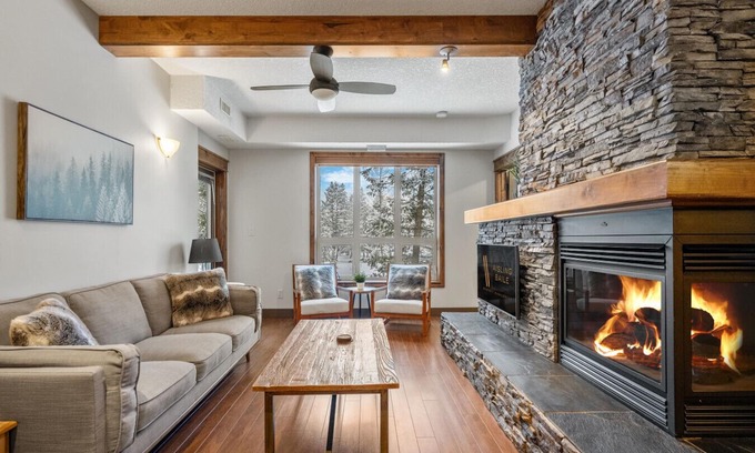 East Kootenay Apartamento | The Noble Nest | Pool | Hot Tub | Patio