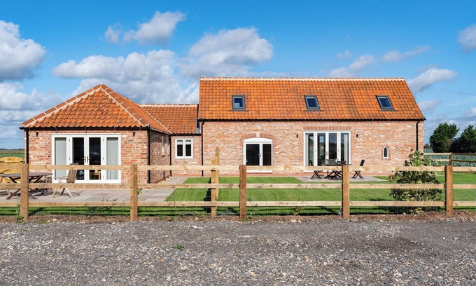 Frampton Casa | The Nook a cosy barn conversion in South Lincolnshire. Dog Friendly Stays!