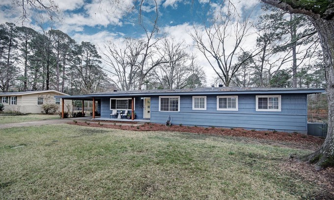 Tougaloo Casa | The North Star - Luxury 3bd/3ba Home by WholeFoods