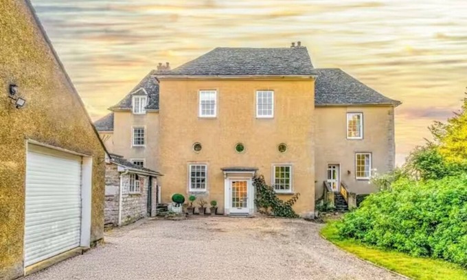 Wroughton Casa | The North Wing of Wroughton Country Retreat