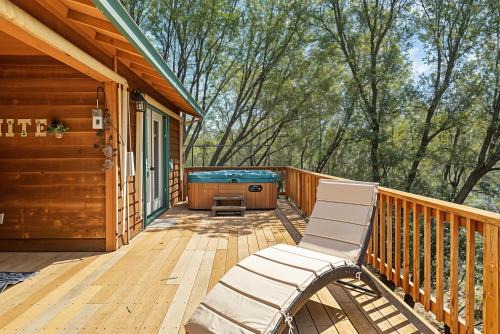 Groveland Casa | The Nut House - Lovely Home with Hot Tub home