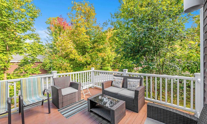 Cherry Valley Casa | The Nuthatch - 5 Farm View