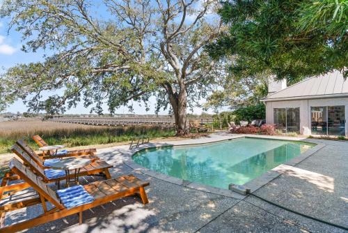 East Beach Casa | The Oak on the River - 2311 Ocean Rd
