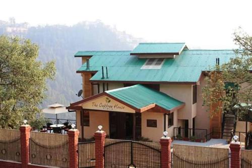 Shimla Hotel | The Oaktree House