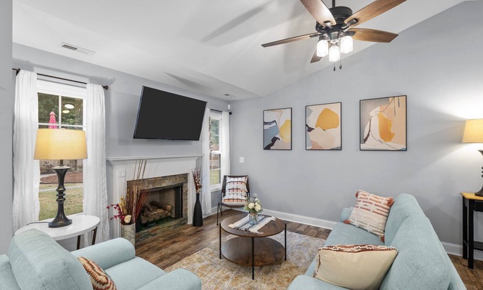 New Bern Casa | The Oasis.3BR Entire unit with Private Yard
