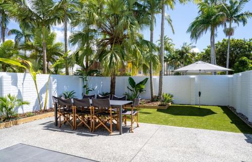 Noosa Heads Apartamento | The Oasis has a private courtyard and ideal location to walk