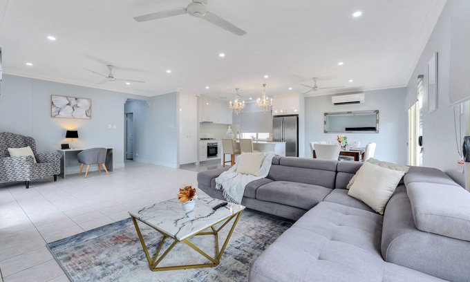 Coconut Grove Casa | The OC Home: Centrally Located, Home Away Home