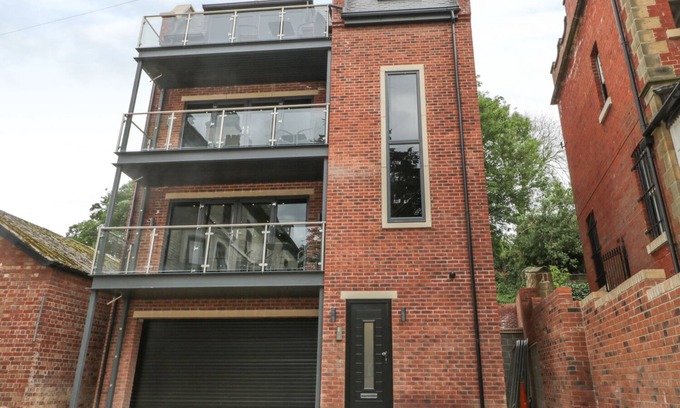 Whitby Cabaña | THE OFFICE GARDENS, APARTMENT 3, family friendly in Whitby