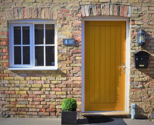 St Ives Casa | The Old Bottle Store - 2 Double Bedrooms, 2 Bathrooms, St Ives, Cambridgeshire