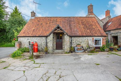 Penselwood Casa | The Old Bull Stall