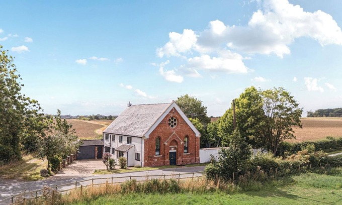 Glentham Cabaña | THE OLD CHAPEL, pet friendly, character holiday cottage in Ingham