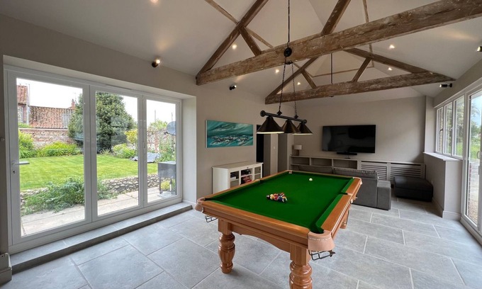 Fakenham Casa | Casa de lujo relajada | 6 habitaciones / baño | Duerme hasta 14 | North Norfolk | South Creake