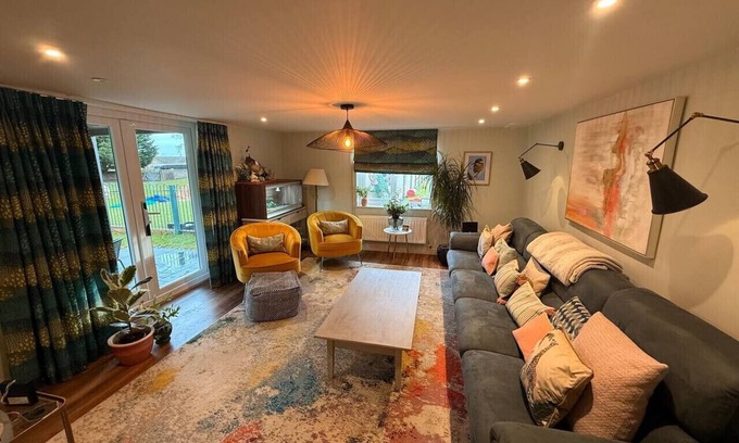 Hockwold cum Wilton Casa | The Old Coach House: Enchanting Three-bedroom Holiday Cottage