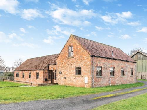 York Casa | The Old Combine Shed