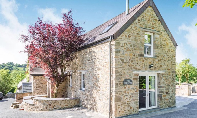 Llanybri Casa | The Old Corn Store, Carmarthen