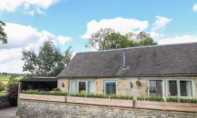 Alstonfield Cabaña | THE OLD COW SHED, pet friendly, with open fire in Alstonefield