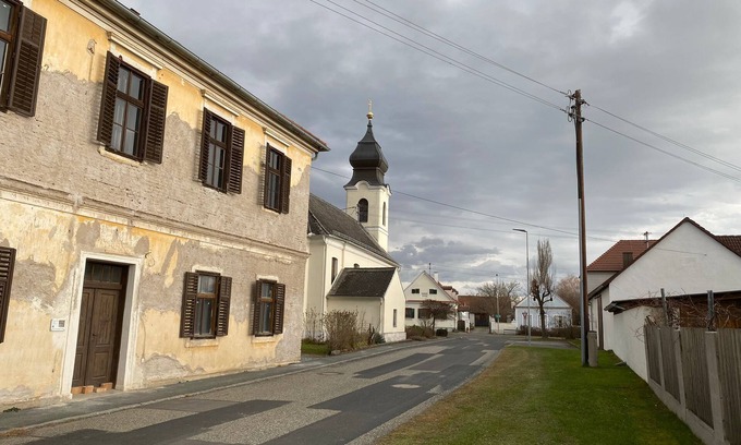 Eberau Apartamento | The old elementary school, living in the museum, vacation apartment with its own garden