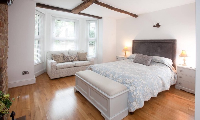 Salisbury Casa | The Old House Guesthouse