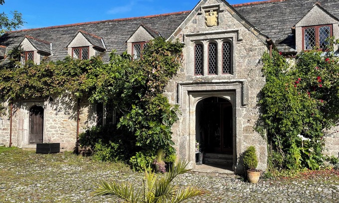 Boscundle Cabaña | THE OLD MANOR APARTMENT, pet friendly, with a garden in Par