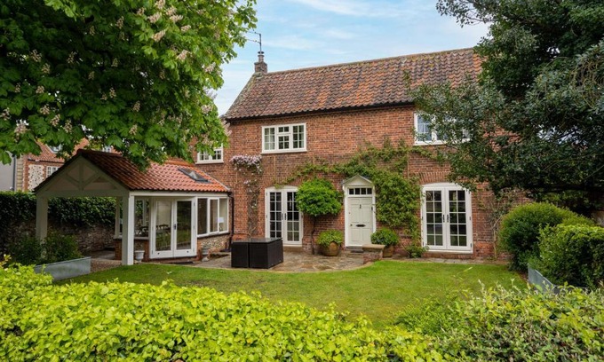 Brancaster Casa | The Old Manor House
