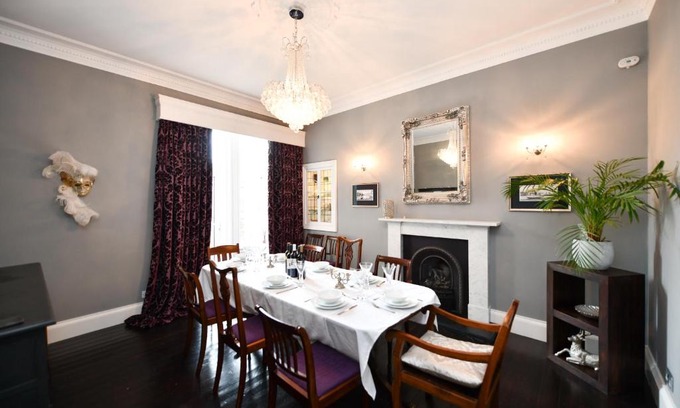 Ayr Casa | The Old Manse