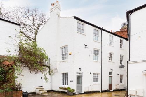 Malvern Casa | The Old Morgan Period Town House
