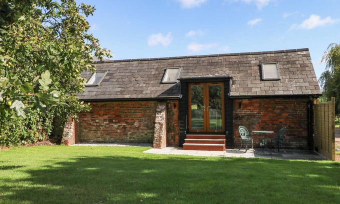 Netley Cabaña | THE OLD PARLOUR, romantic, with a garden in Durley
