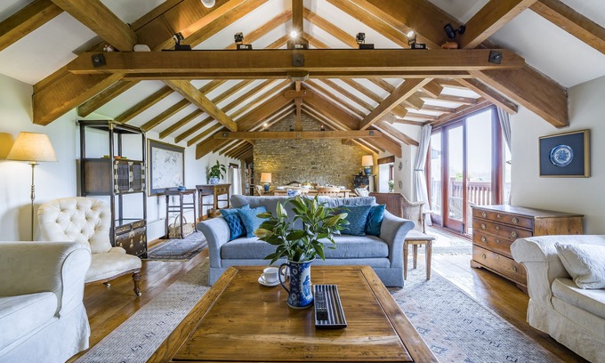 Bridport Casa | The Old Piggeries - sleeps 7 guests in 4 bedrooms