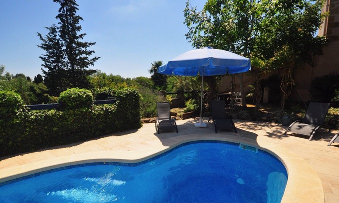 La Cassaigne Casa | La antigua oficina de correos, enclavada en las colinas con una piscina privada.