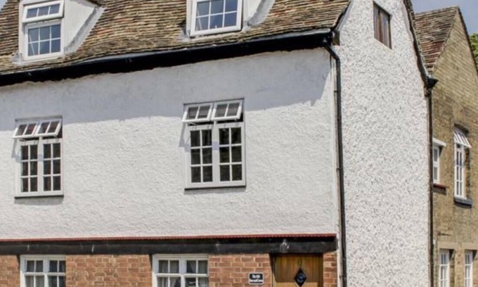 St Neots Casa | La vieja rosa y corona - St Neots