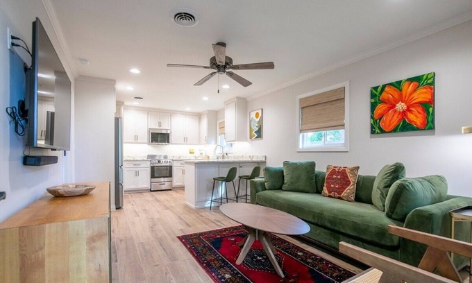 Oxford Casa | The Old Sardis Rd-4 Cozy BR1 by VelvetDitchVillas