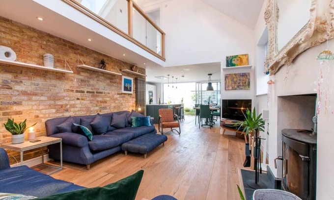 Broadstairs Casa | The Old School Hall - Opulence and Location