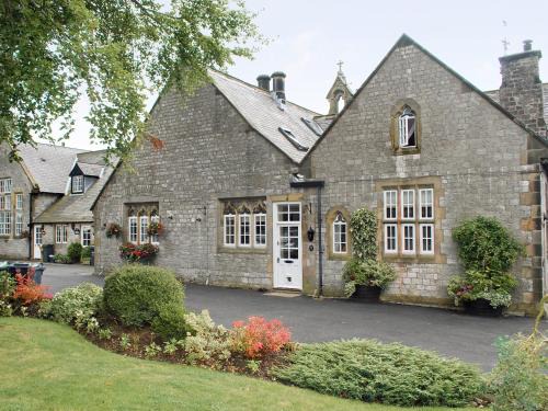 Tideswell Casa | The Old School House