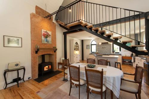 Balhannah Casa | The Old School Romantic Stay for 2 Adelaide Hills