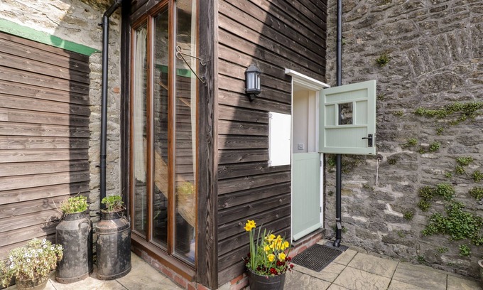 East Chelborough Cabaña | The Old School Room