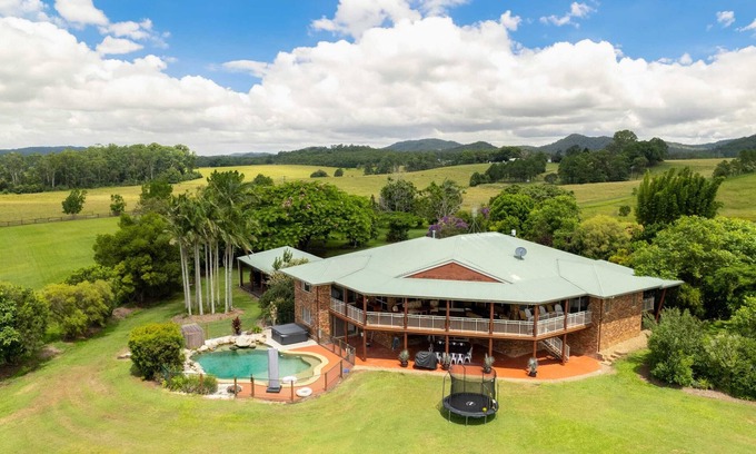 Bridges Casa | The Old Sugar Mill, Sunshine Coast. Sleeps 25