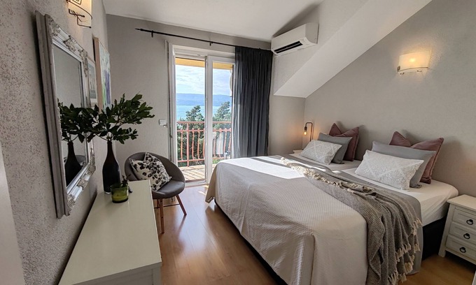 Stanici Casa | Casa Malinas surround beautiful nature and a wonderful views to the sea.