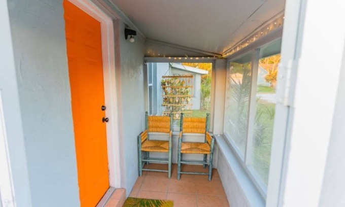 Stuart Casa | The Orange Door - Coastal Escape