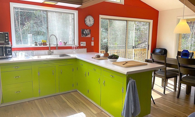 Andrews Casa | The Orange House, Your Creekside Mountain Getaway!
