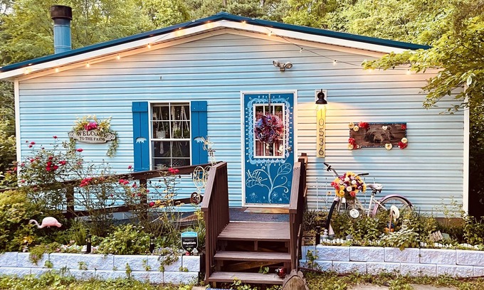 Siler City Casa | The Orchard Cottage at Bear Creek Ridge Farm
