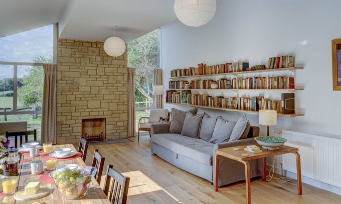 Church Hanborough Casa | The Orchard | Church Hanborough Holiday Let | 4 Beds & Sleeps 8